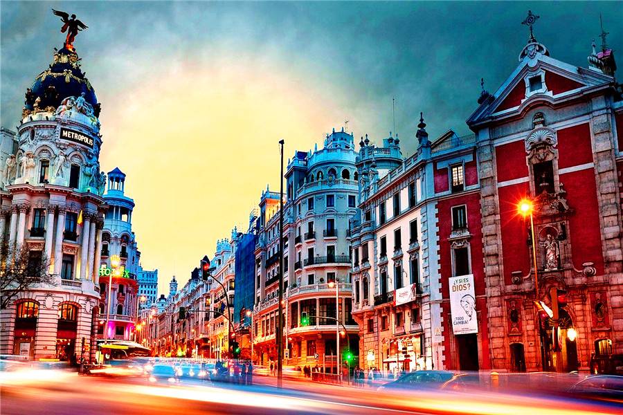 7-Day Spain & Portugal Tour: Barcelona, Madrid, Valencia, Granada, Seville, Lisbon (Multi-city Entry/Exit)